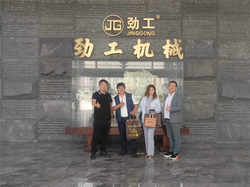 Warmly Welcome Agents From Ecuador To Visit JINGGONG Factory!